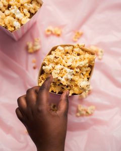Read more about the article Salted honey popcorn is a perfect snack for little ones