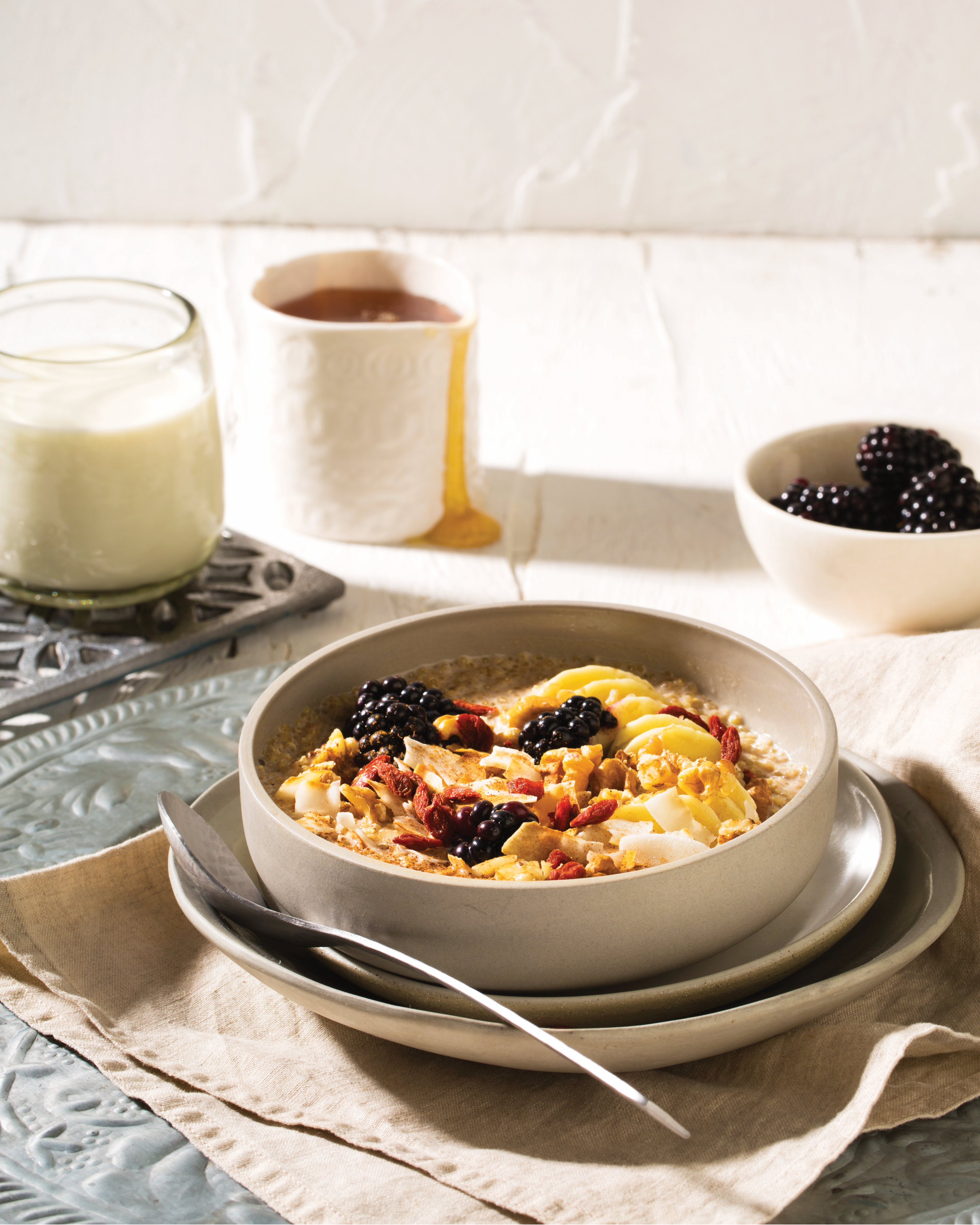 You are currently viewing Mixed breakfast quinoa porridge with Ceylon