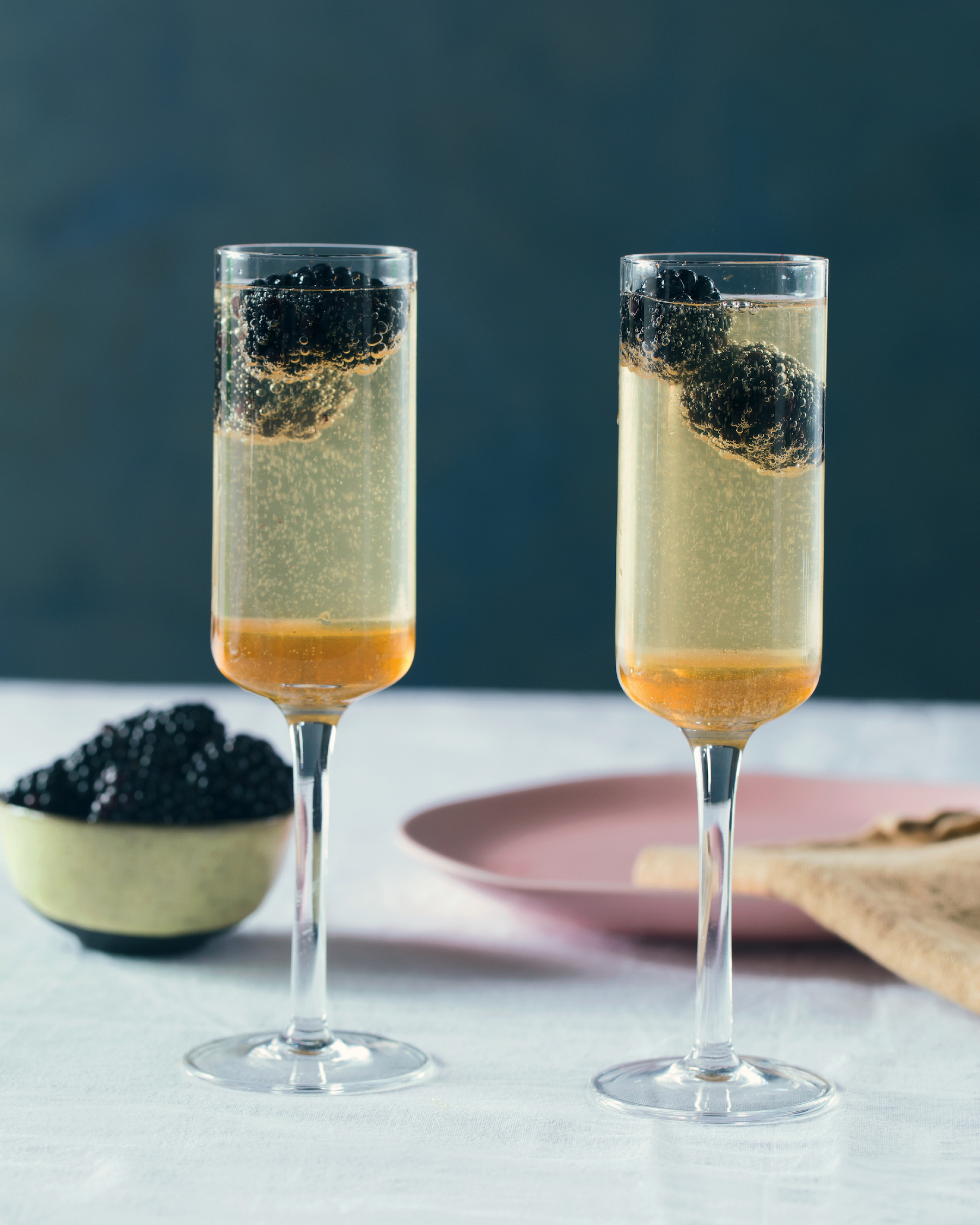 You are currently viewing Champagne cocktails with chamomile and berries