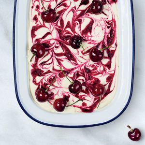 Read more about the article No-churn cherry swirl ice cream dessert