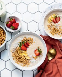 Read more about the article Instagram-worthy strawberry smoothie bowls