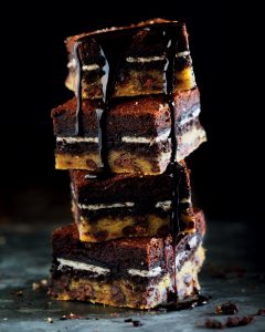 Read more about the article Chocolate chip and Oreo brownie bars