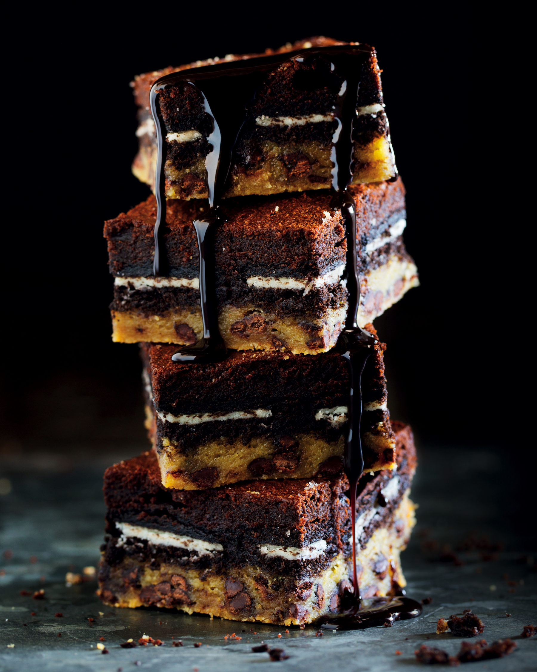 Read more about the article Chocolate chip and Oreo brownie bars