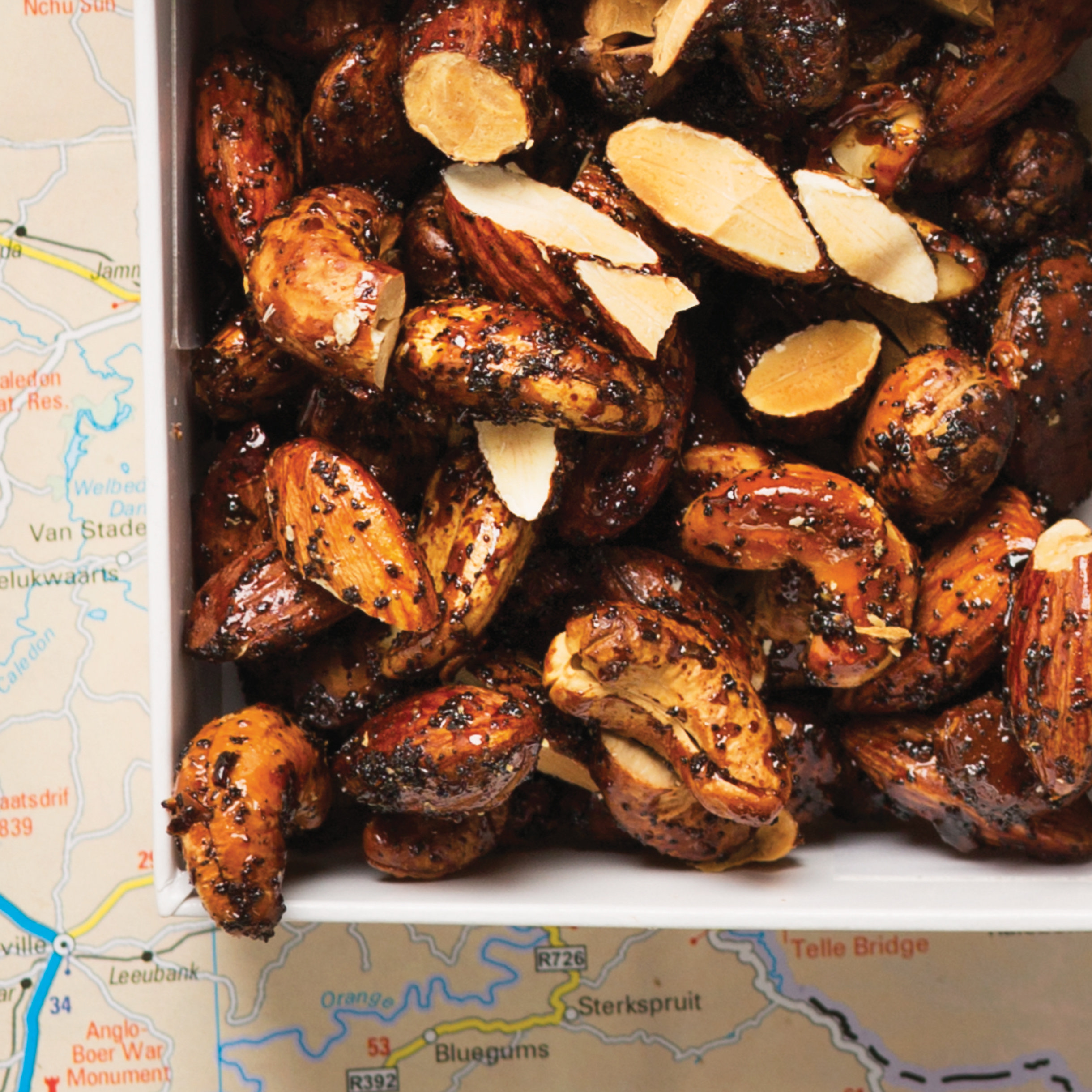 Read more about the article Quick and easy Ceylon tea-roasted chilli nuts
