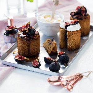 Read more about the article Healthy coconut cakes with figs and yoghurt