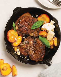 Read more about the article Juicy pork chops with balsamic and nectarine glaze