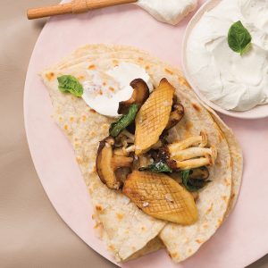 Read more about the article Basil-mushroom rotis with cream cheese