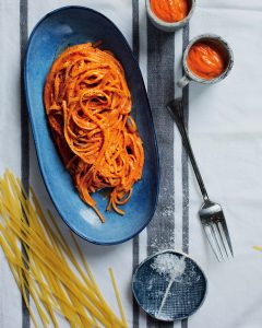 Read more about the article You only need 5 ingredients for this red-pepper linguine