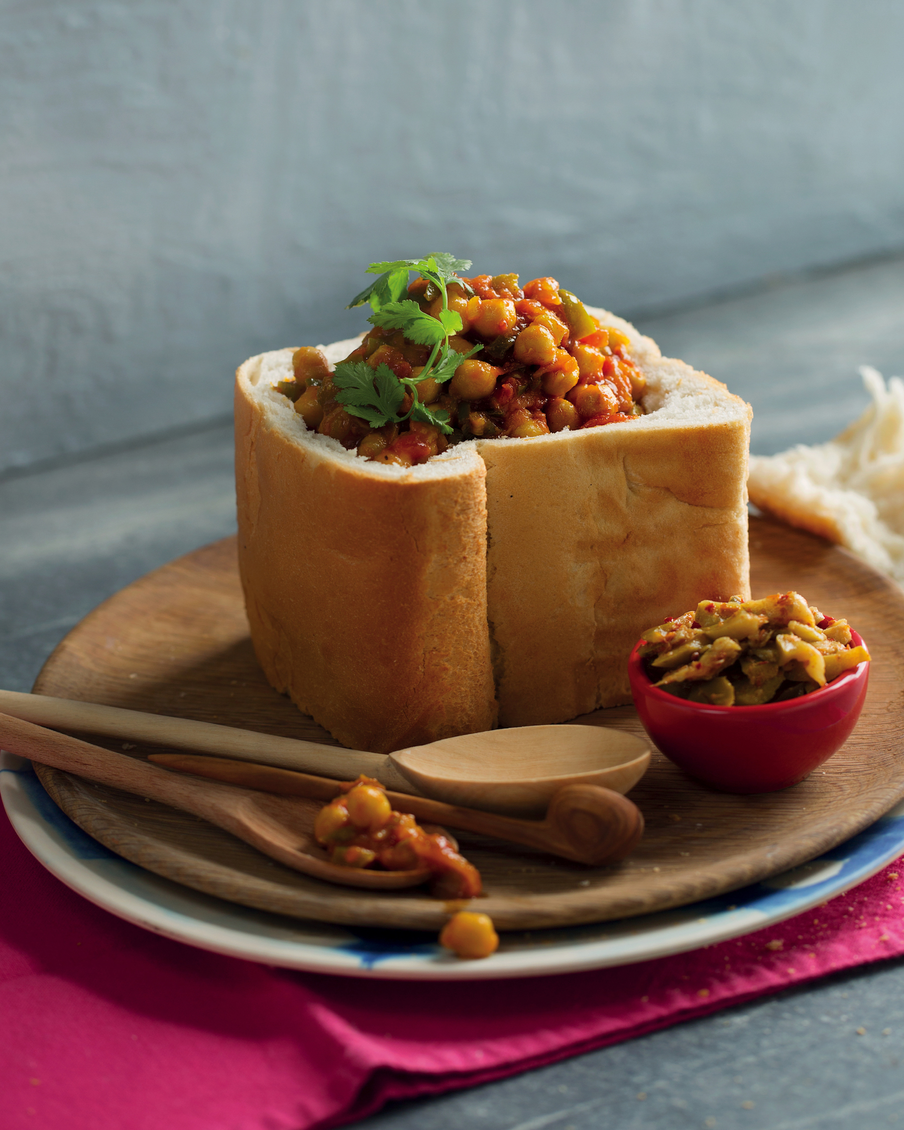 Read more about the article Chickpea Bunny Chow With Mango Atchar