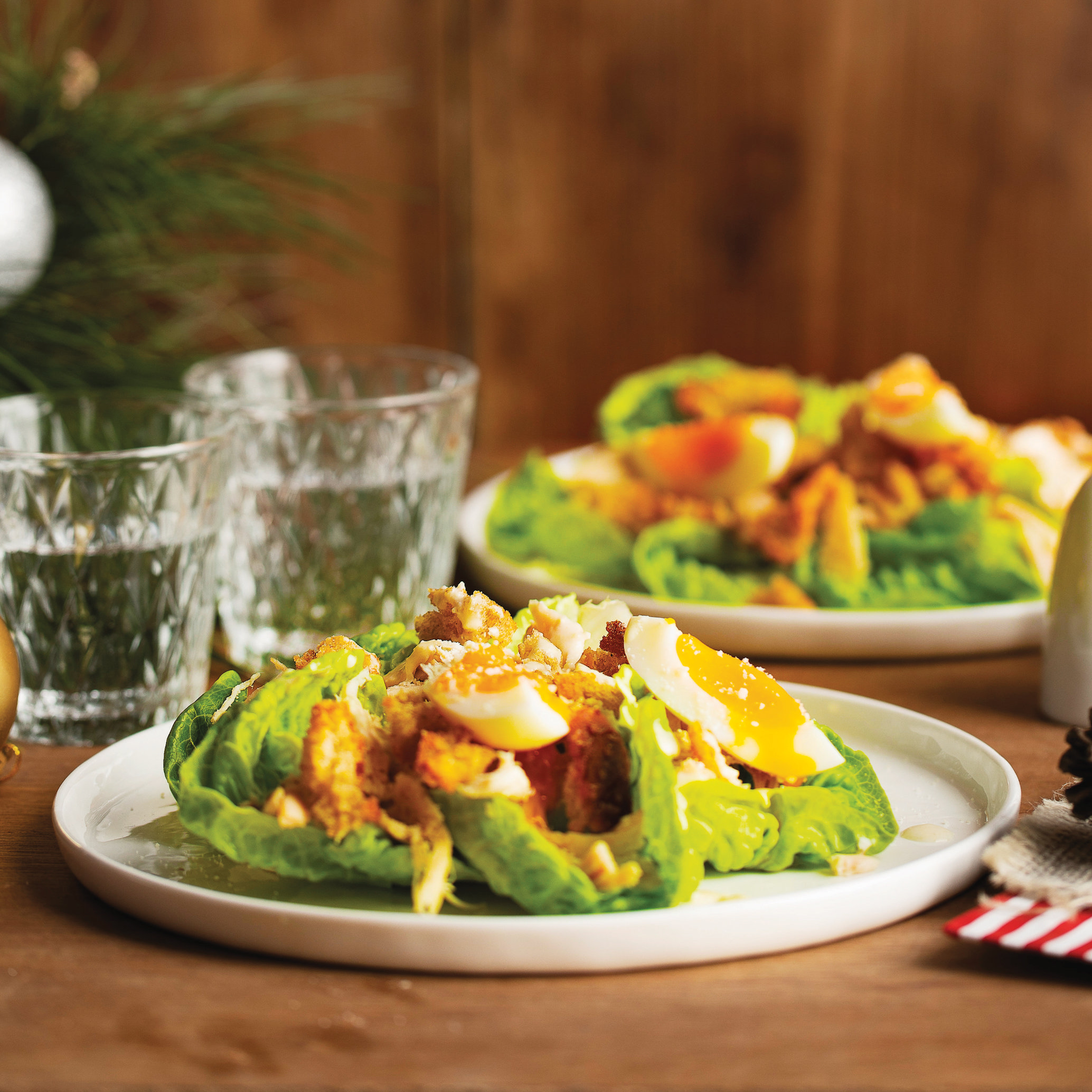 Read more about the article Leftover turkey caesar salad with parmesan crumb