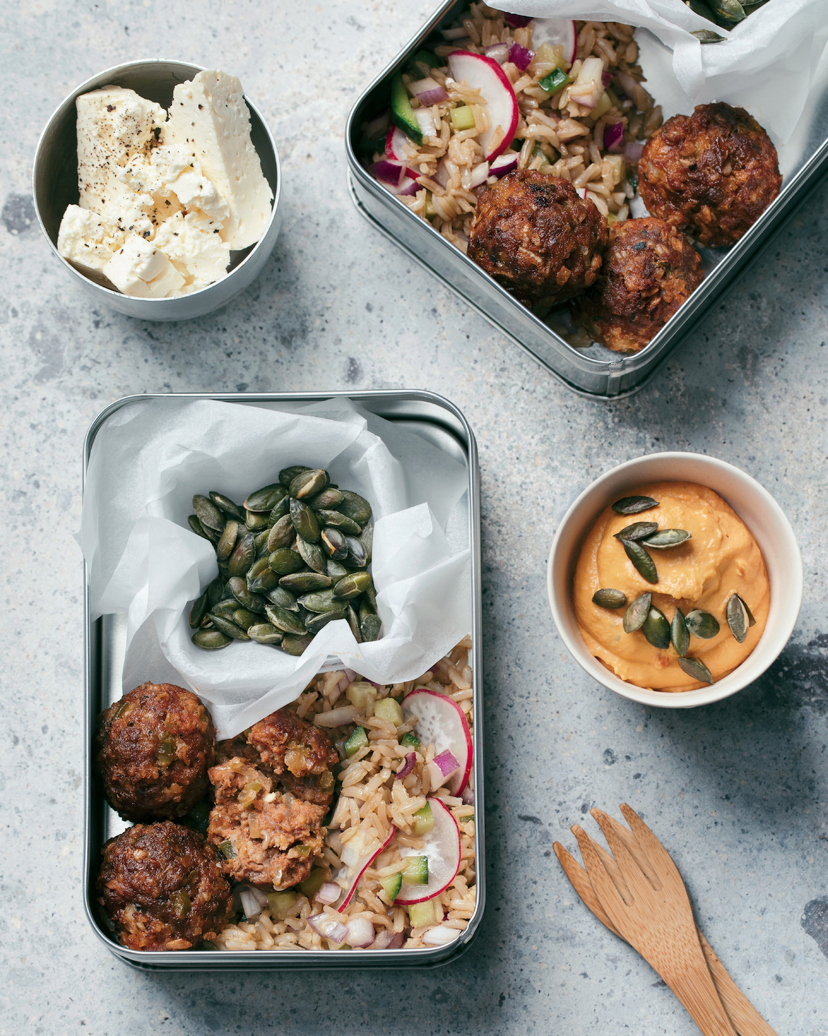 Read more about the article Mini meatballs with brown rice salad bento box
