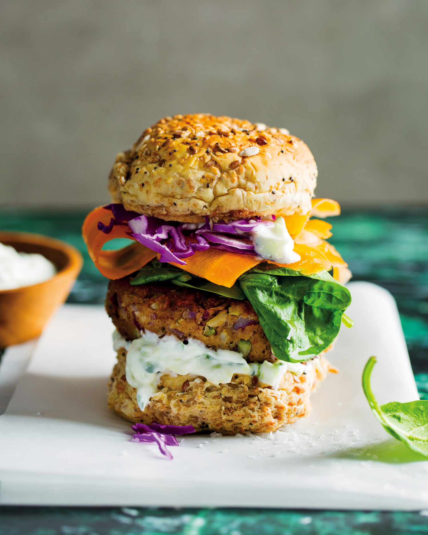 Read more about the article Rice and red kidney bean burgers with cucumber-garlic yoghurt