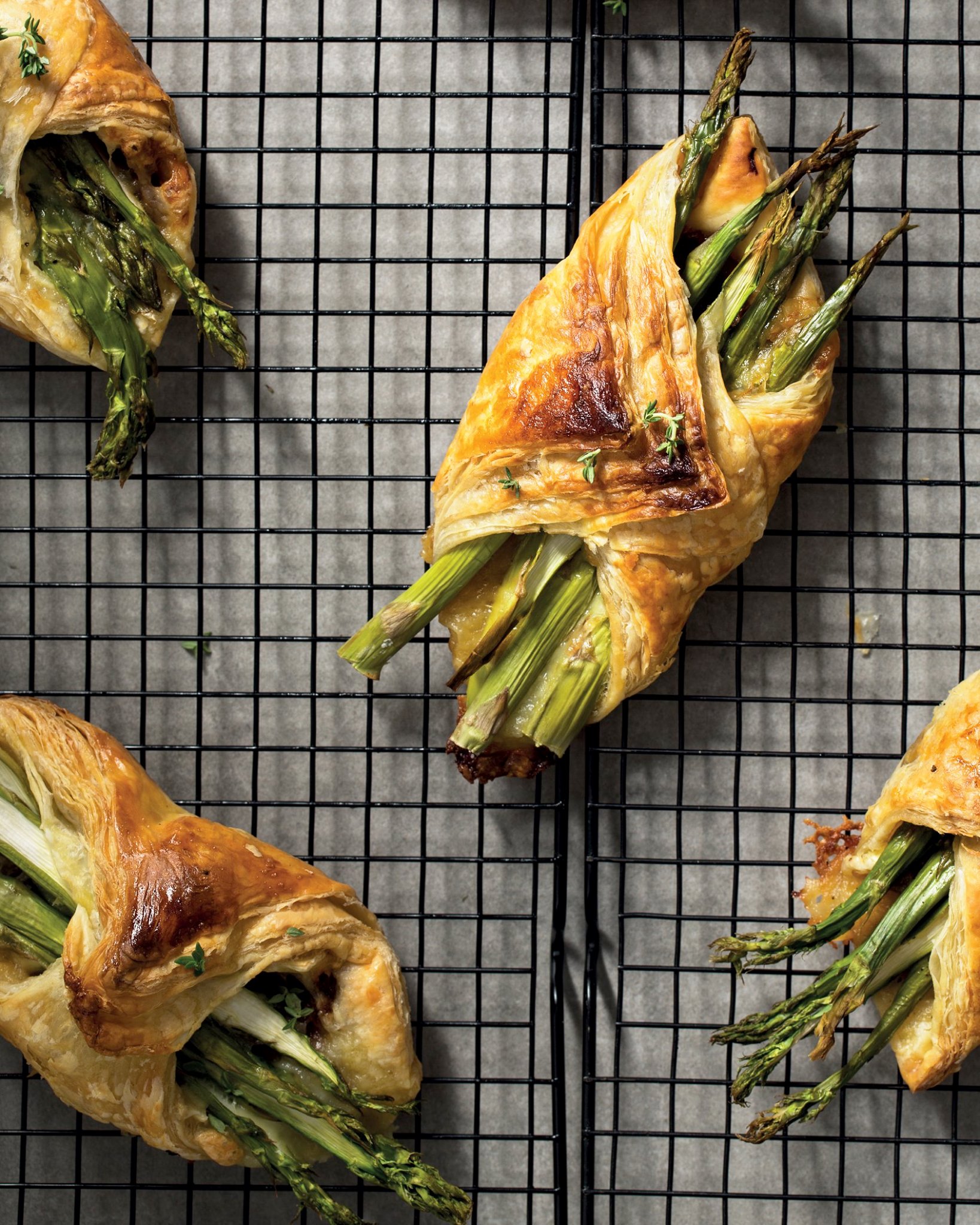 You are currently viewing Asparagus, Brie & caramelised onion rolls