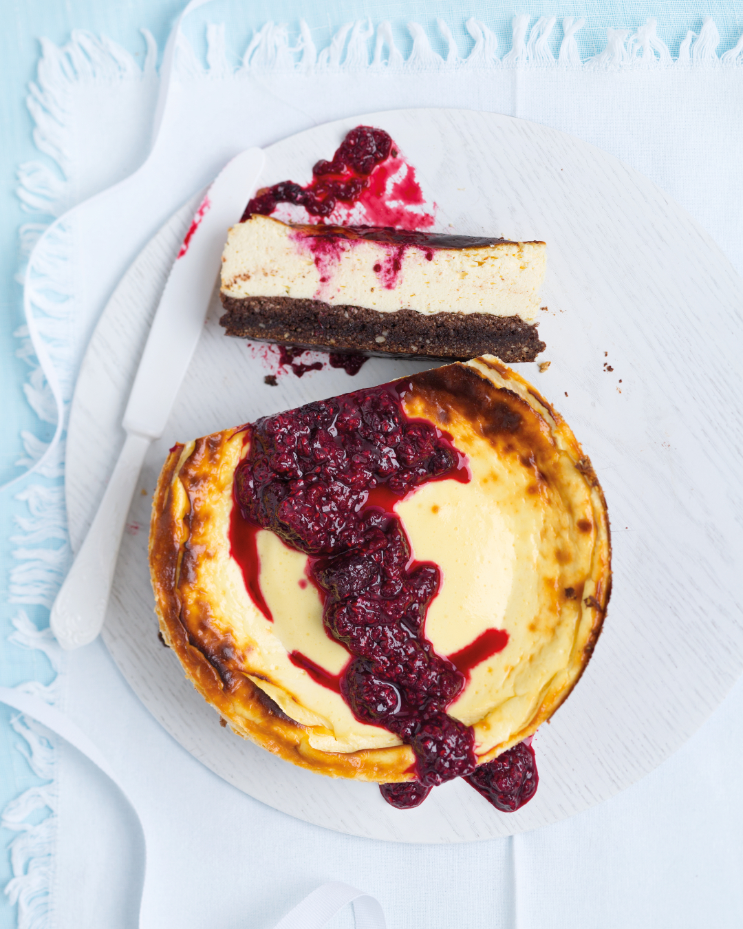Read more about the article Berry and brownie cheesecake