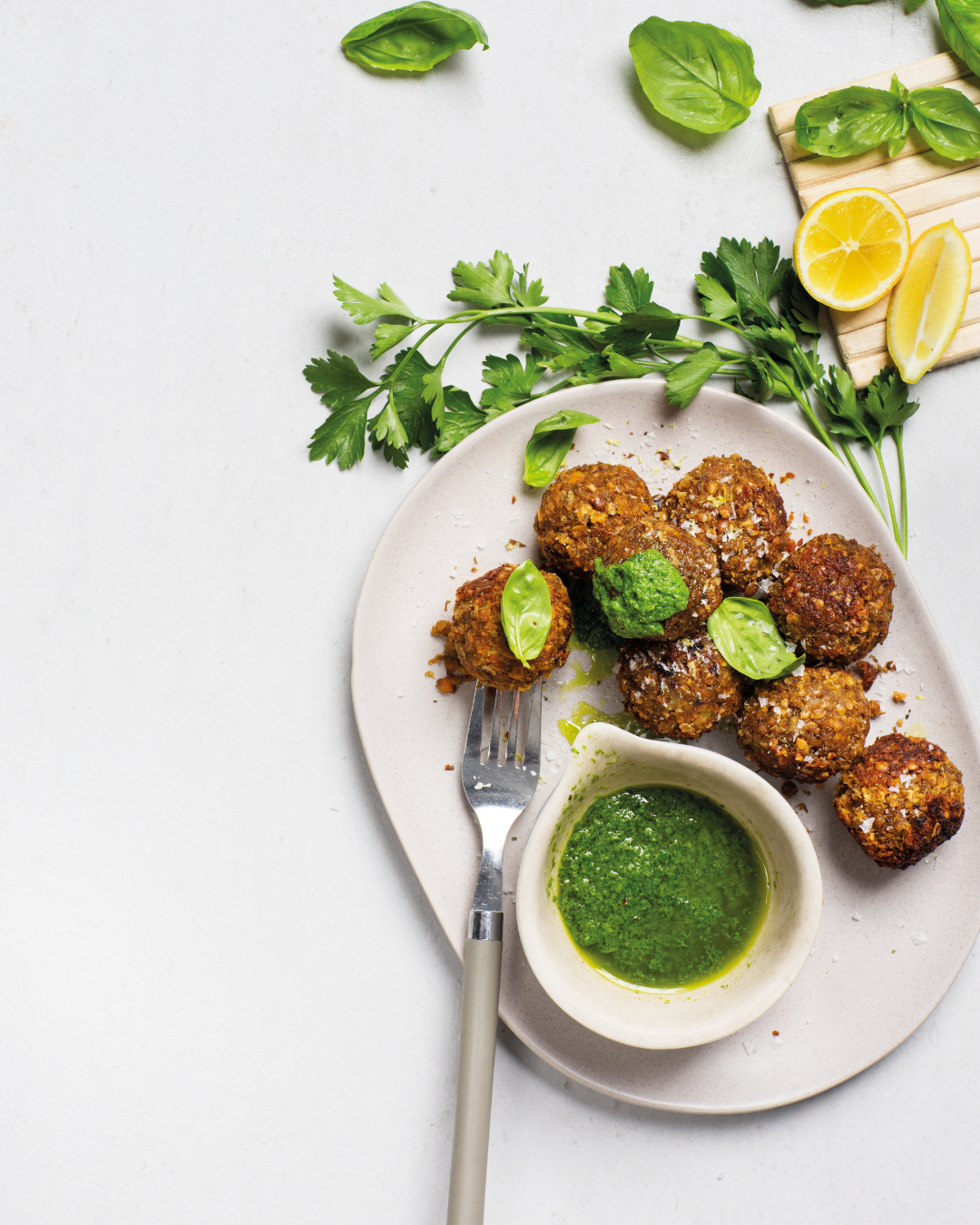 You are currently viewing Lentil balls with green sauce