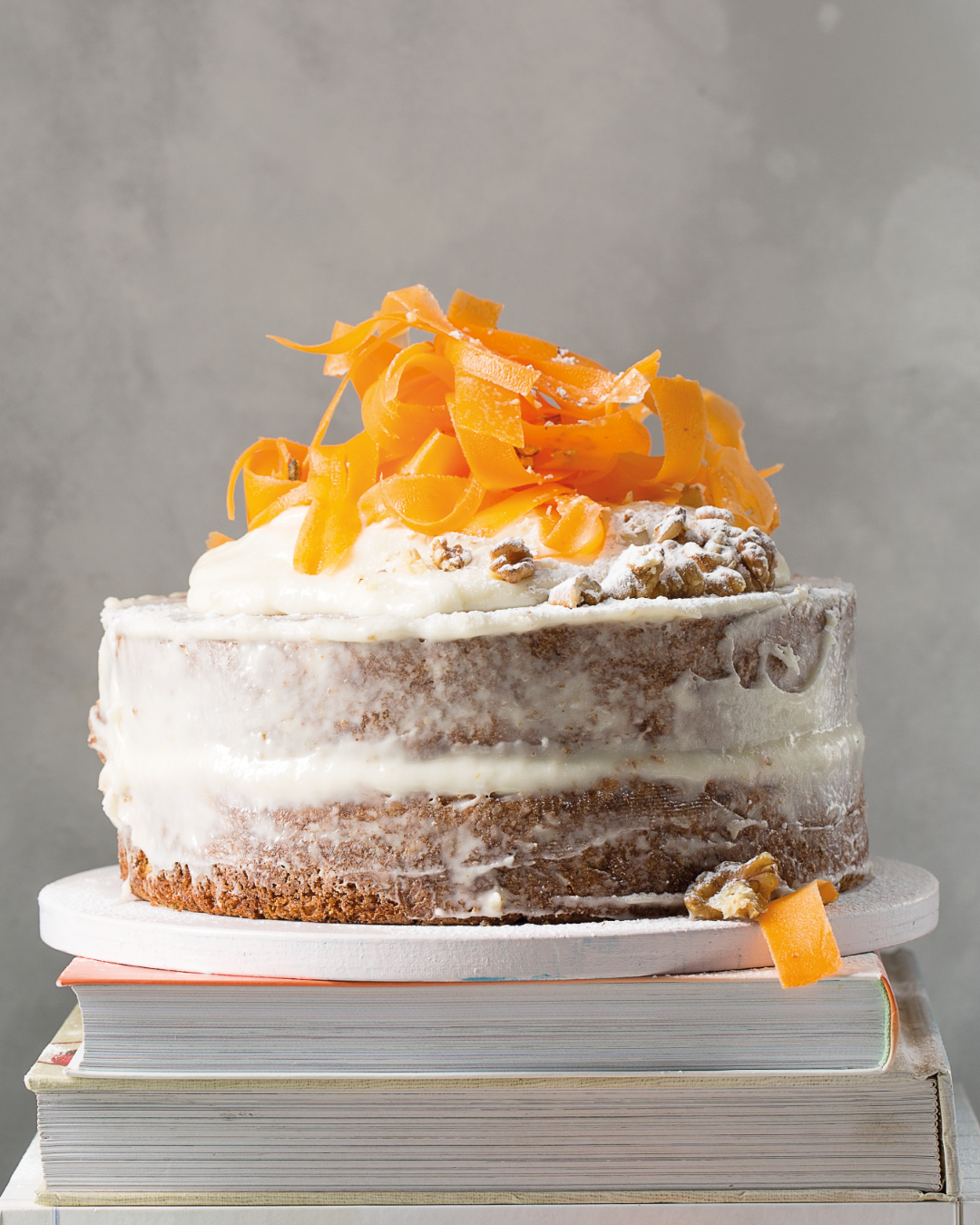 Read more about the article Carrot sponge cake with banana icing