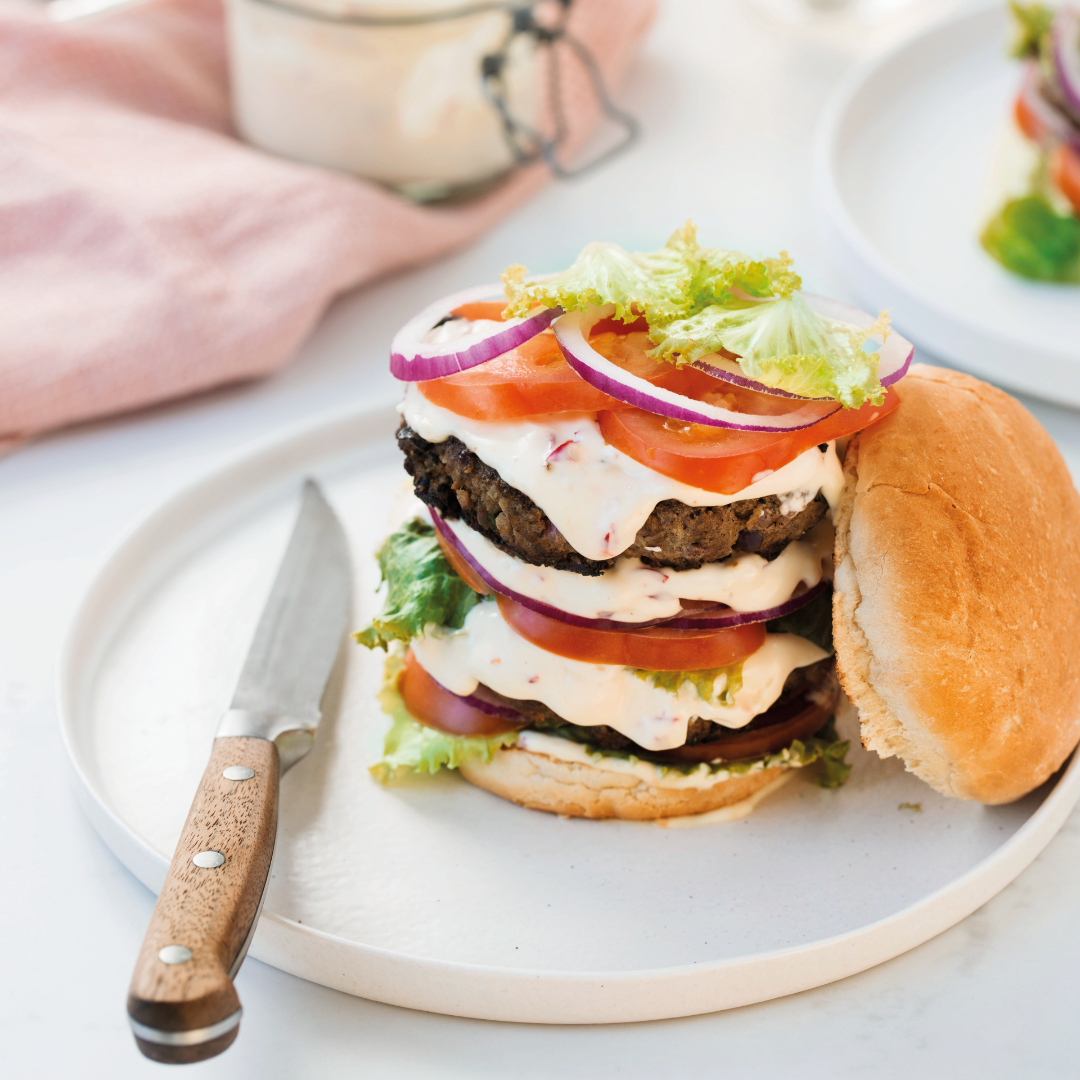 Read more about the article Zanele Van Zyl’s Chilli Mayo Beef Burger