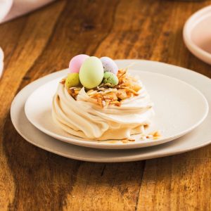 Read more about the article Easter Pavlova Nests