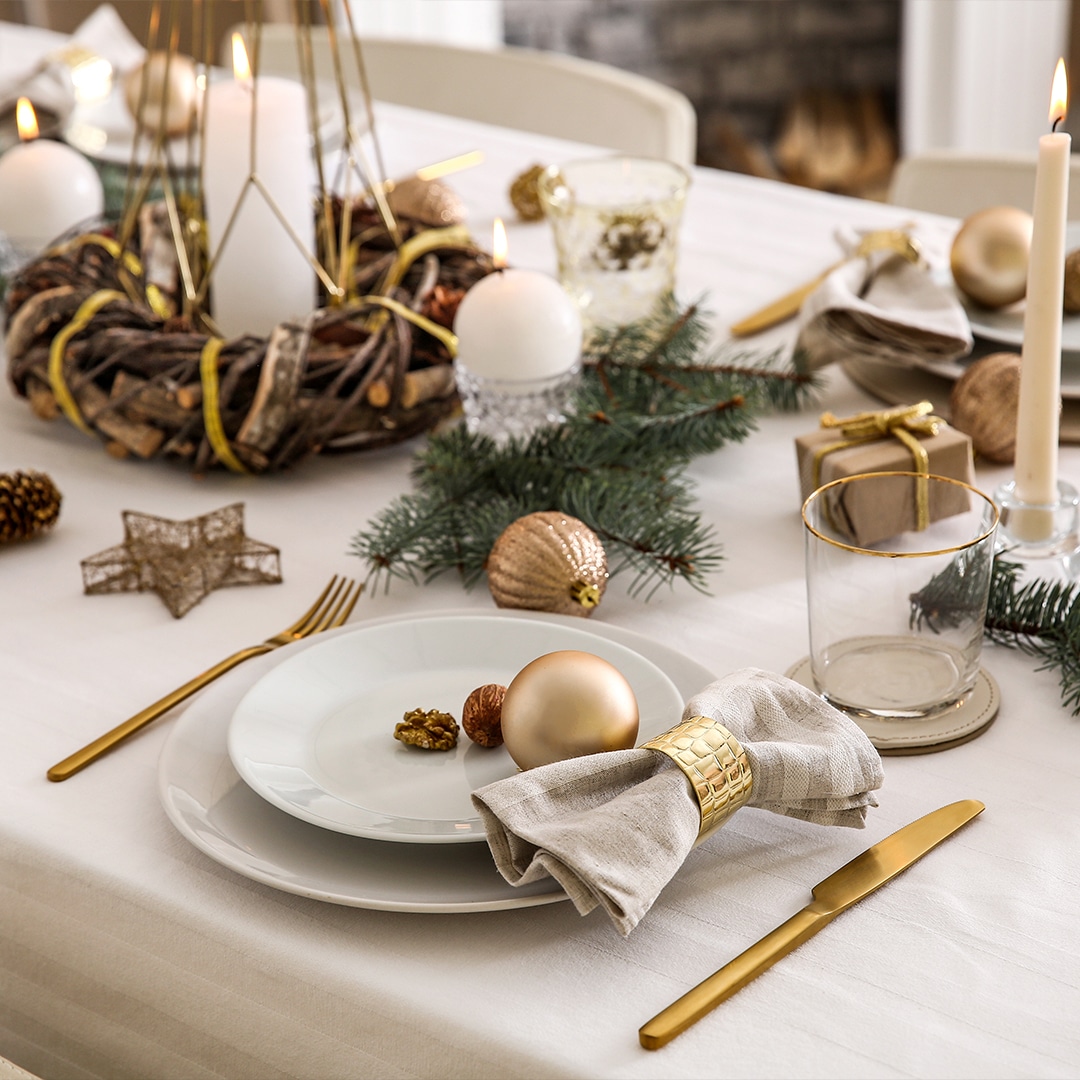 You are currently viewing 4 Ways to spruce up your festive table this year