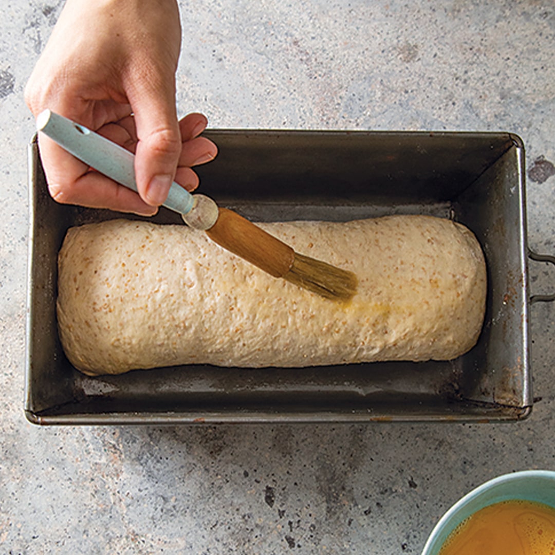 You are currently viewing How to shape a basic bread loaf