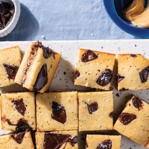 Read more about the article Peanut butter & chocolate blondies recipe