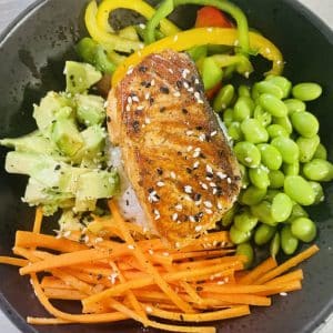 Read more about the article Chef Mahle’s salmon poké bowl recipe 