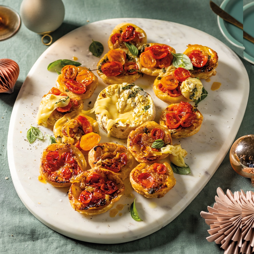 Read more about the article Tomato tartlets with Camembert fondue