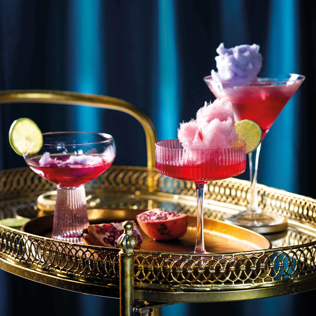 Read more about the article Rose water martini with candy floss