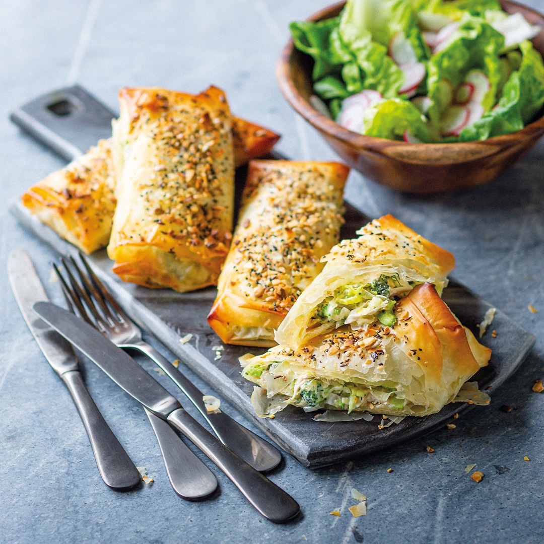 You are currently viewing Chicken & broccoli phyllo rolls 