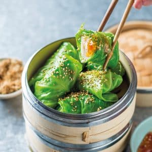 Read more about the article Steamed Asian hake & cabbage parcel 