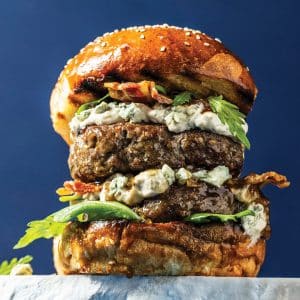 Read more about the article Stacked burger with blue cheese sauce 