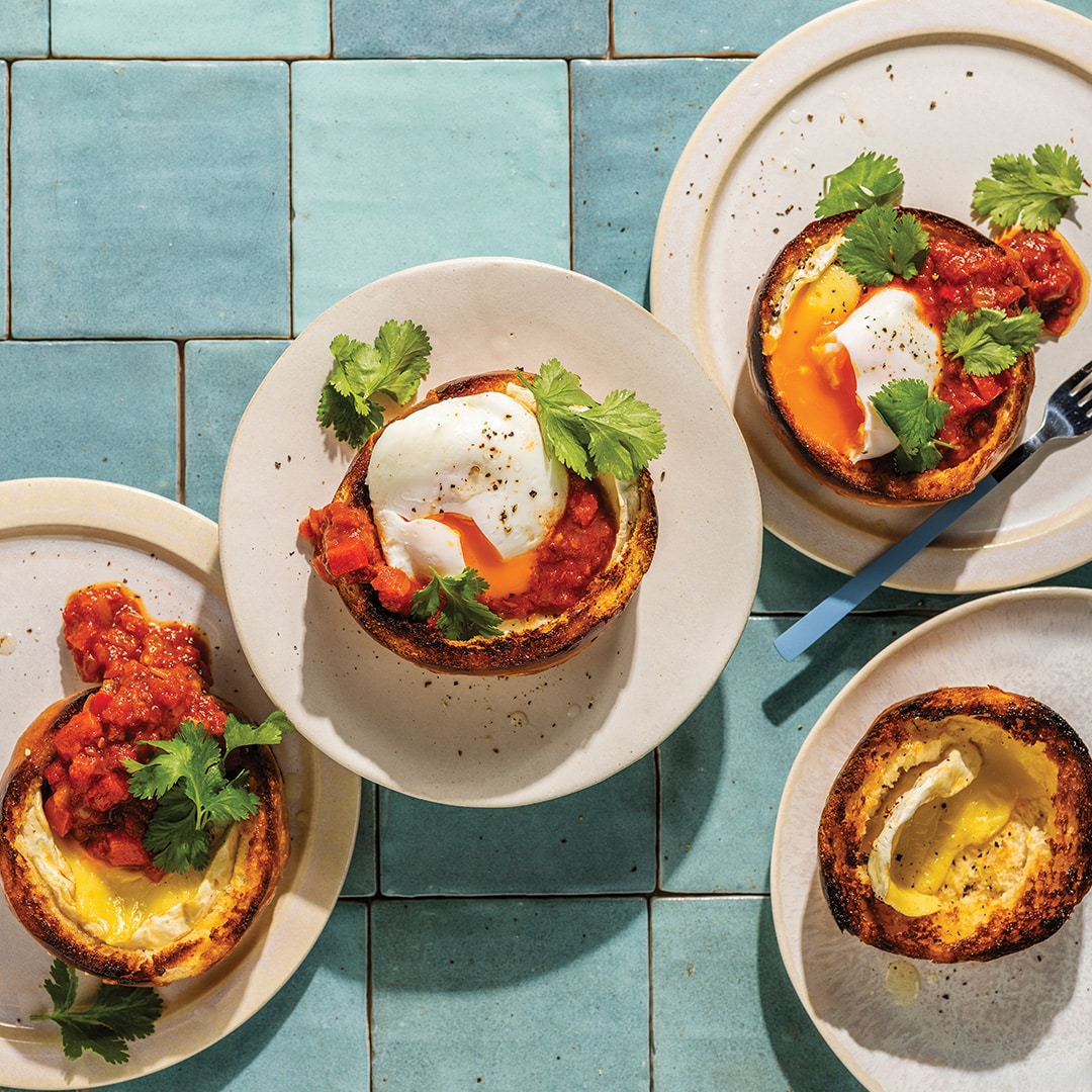 Read more about the article Cheesy shakshuka buns 