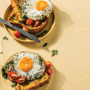 Read more about the article Sesame-fried eggs with herbed French toast