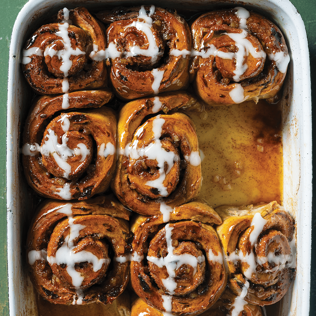 You are currently viewing Hot cross bun cinnamon rolls